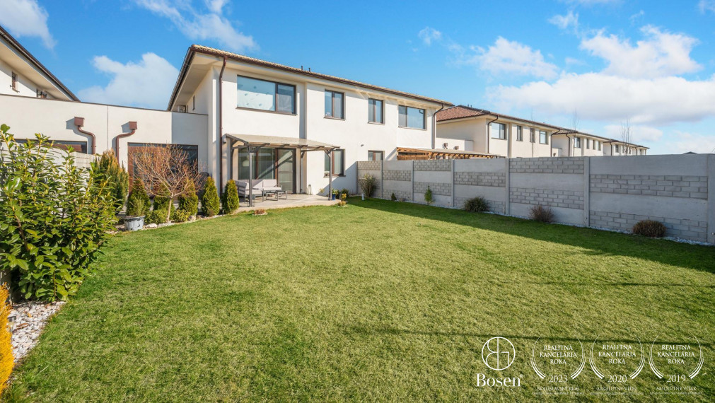 BOSEN | 3 izbový byt v dvojdome s garážou