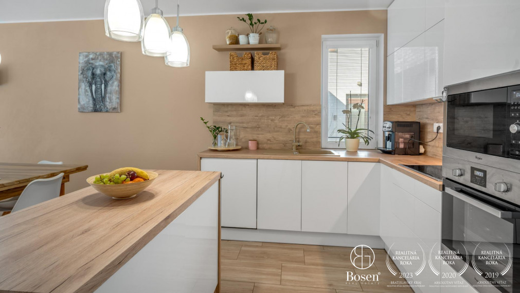 BOSEN | 3 izbový byt v dvojdome s garážou