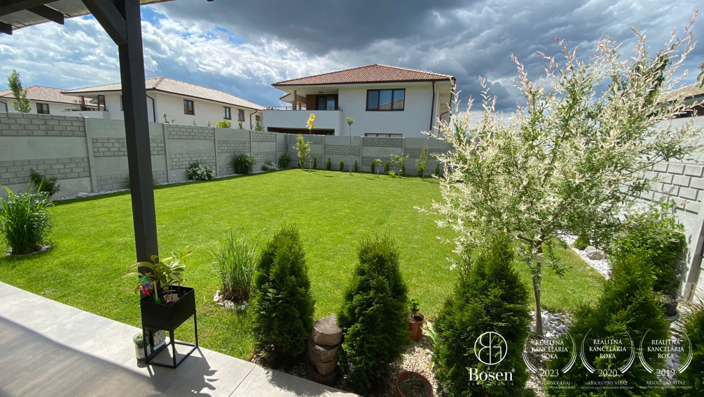 BOSEN | 3 izbový byt v dvojdome s garážou