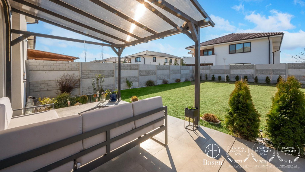 BOSEN | 3 izbový byt v dvojdome s garážou