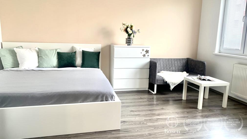 Predané BOSEN | Na prenájom slnečný 1 izbový byt, na ulici Krásnohorská, m.č. Petržalka - Bratislava