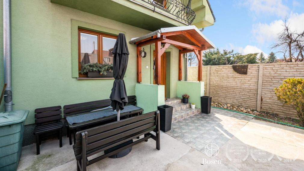 Predané BOSEN | 3 izbový rodinný dom so záhradou v m. č. - Vajnory