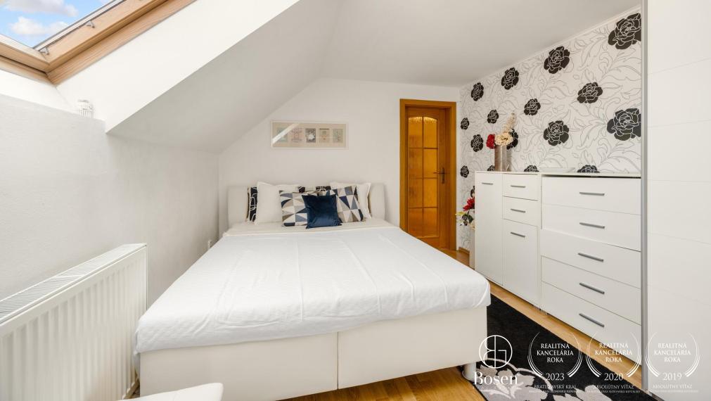 Predané BOSEN | 3 izbový rodinný dom so záhradou v m. č. - Vajnory