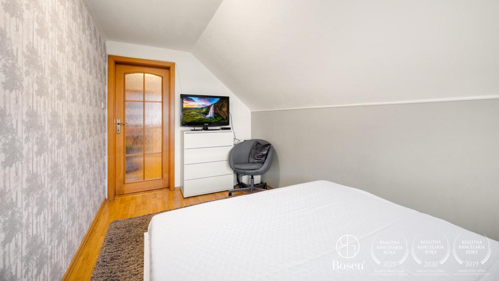 Predané BOSEN | 3 izbový rodinný dom so záhradou v m. č. - Vajnory