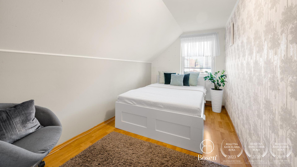 Predané BOSEN | 3 izbový rodinný dom so záhradou v m. č. - Vajnory