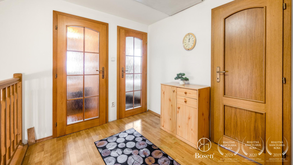 Predané BOSEN | 3 izbový rodinný dom so záhradou v m. č. - Vajnory