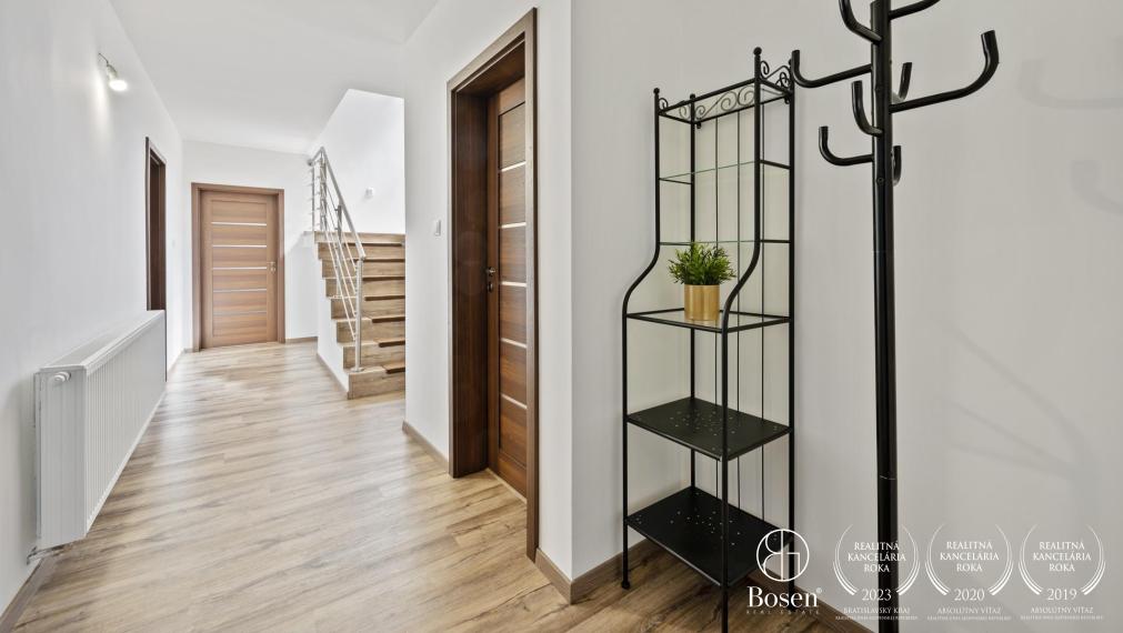 BOSEN | 5 izbový rodinný dom s pekným pozemkom, Vysoká pri Morave