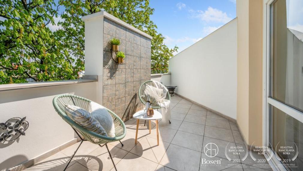Predané BOSEN | Slnečný 3 izb. mezonetový byt 140m2, na ulici Zochova, m. č. Bratislava - Staré Mesto