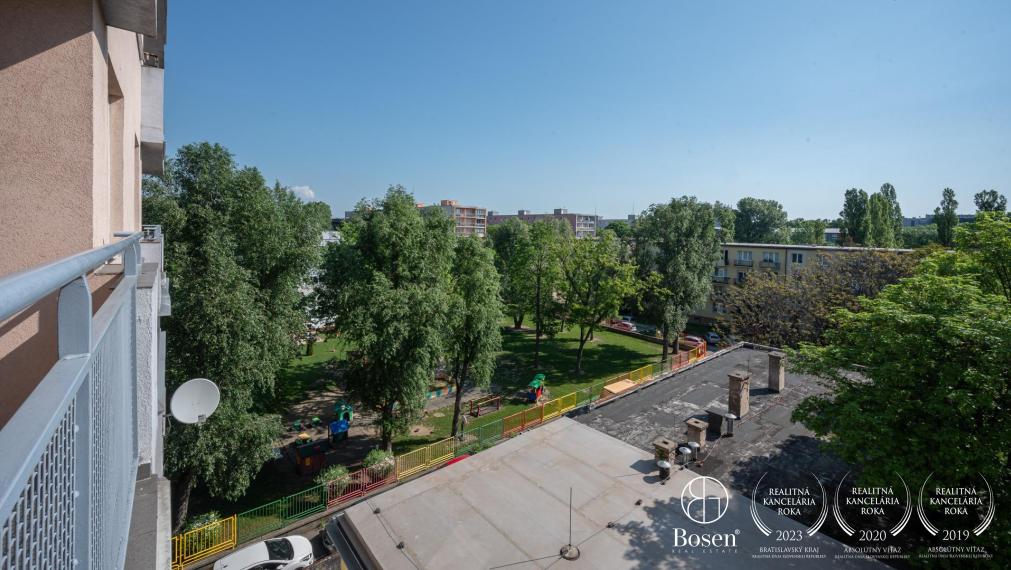 PREDANÉ: BOSEN | Zariadený 2 izb. byt vo vyhľadávanej časti Ružinova, Čaklovská ul.