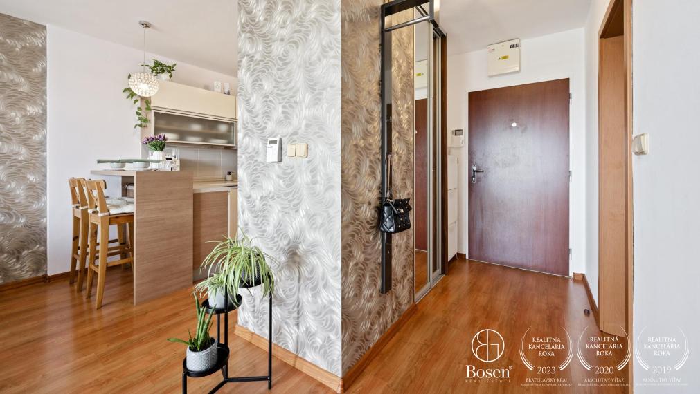 PREDANÉ: BOSEN | Zariadený 2 izb. byt vo vyhľadávanej časti Ružinova, Čaklovská ul.