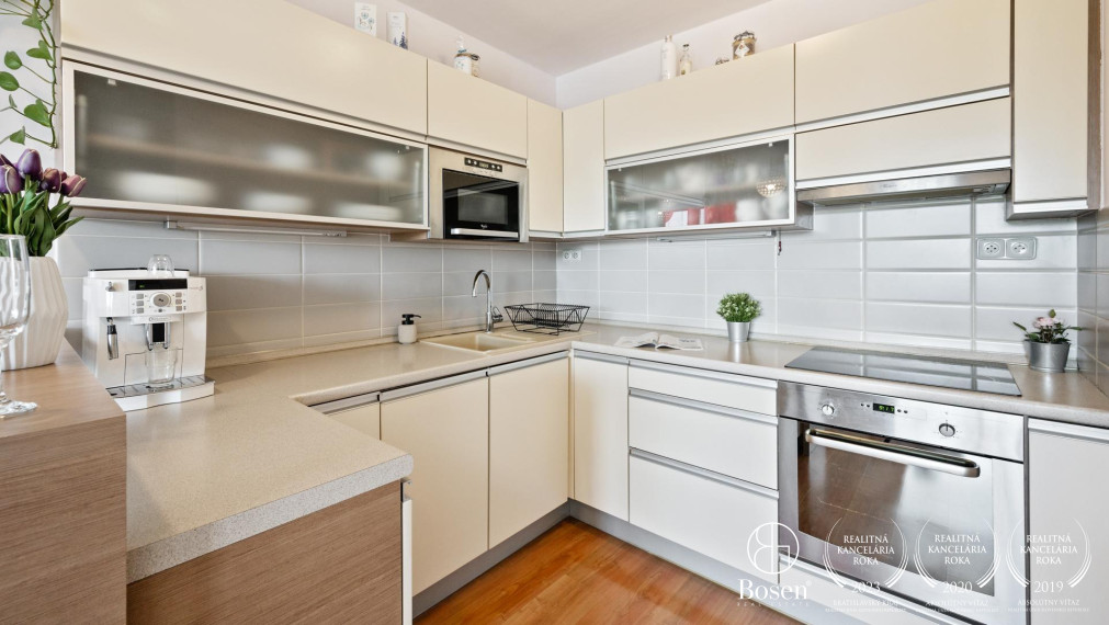PREDANÉ: BOSEN | Zariadený 2 izb. byt vo vyhľadávanej časti Ružinova, Čaklovská ul.