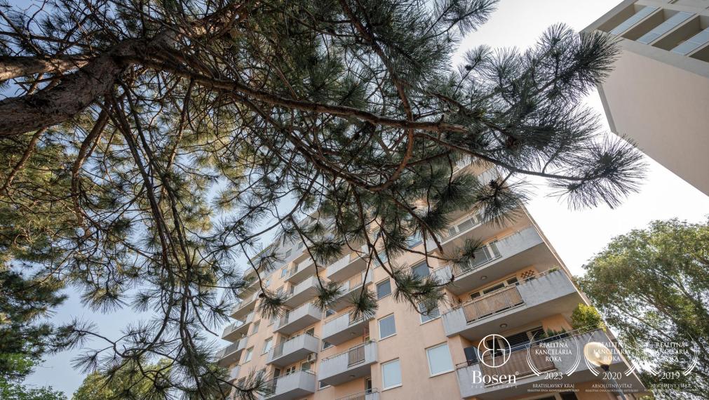 PREDANÉ: BOSEN | Zariadený 2 izb. byt vo vyhľadávanej časti Ružinova, Čaklovská ul.