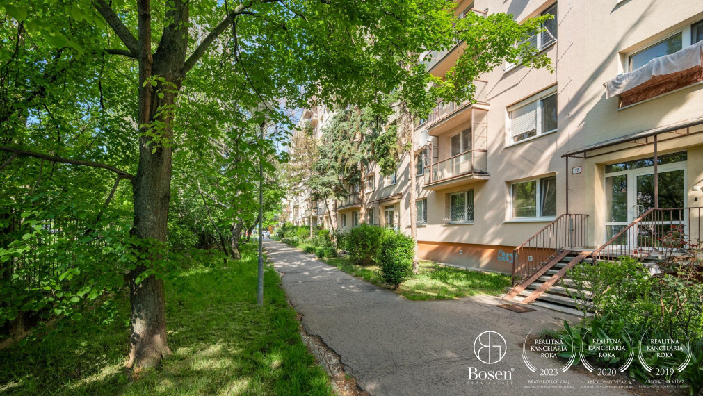 PREDANÉ: BOSEN | Dizajnový 4 izb. byt v obľúbenej časti Ružinova, Šándorova ul.