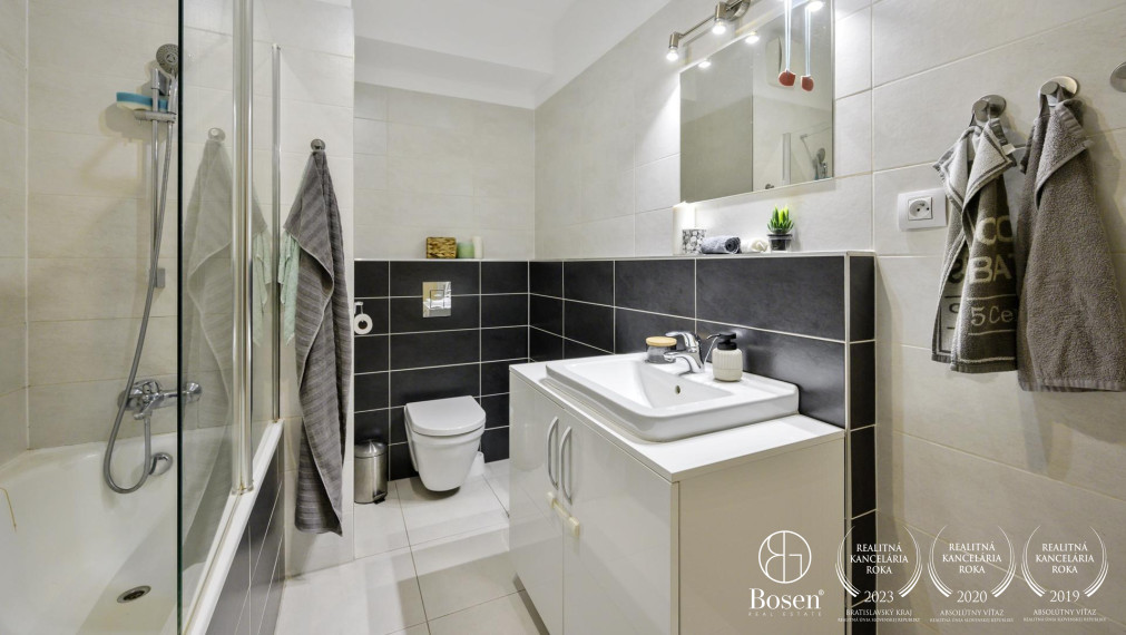 PREDANÉ BOSEN | 2 izbový kompletne zariadený byt na Jégeho aleji