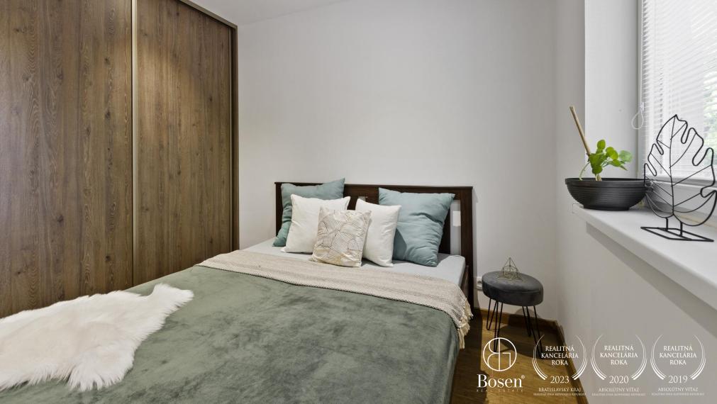 BOSEN | PREDANÉ Novostavba 3 izbová chata v obci Častá, 404m2