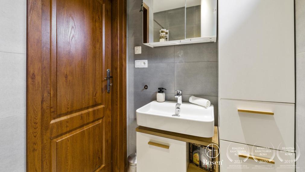 BOSEN | PREDANÉ Novostavba 3 izbová chata v obci Častá, 404m2