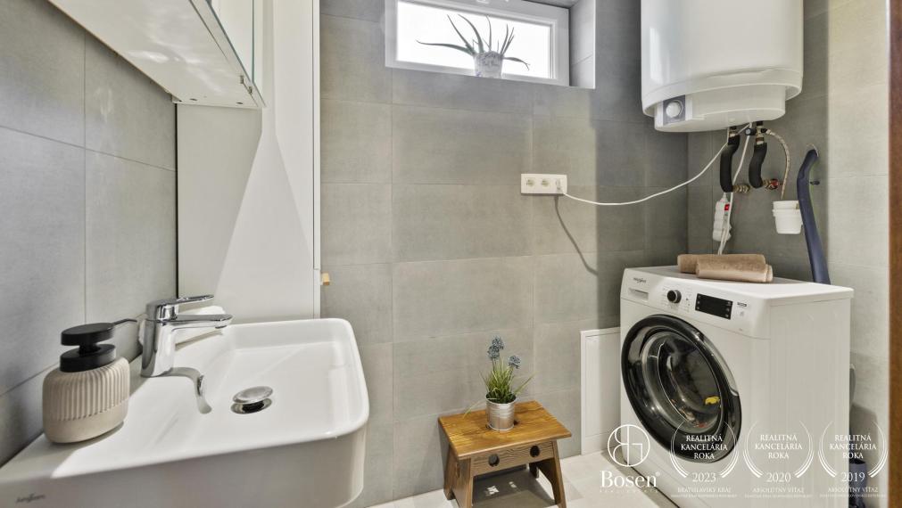 BOSEN | PREDANÉ Novostavba 3 izbová chata v obci Častá, 404m2