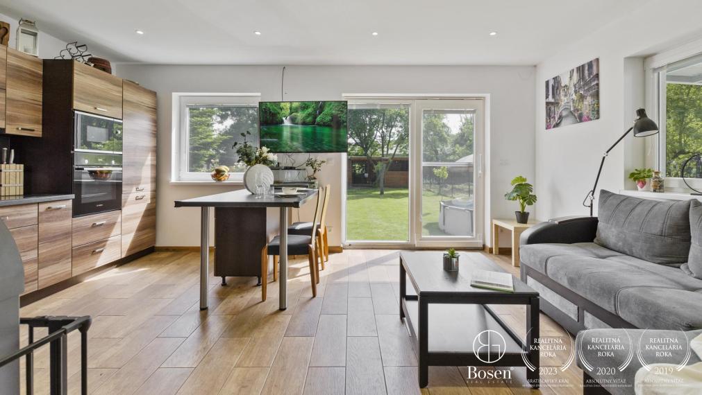 BOSEN | PREDANÉ Novostavba 3 izbová chata v obci Častá, 404m2