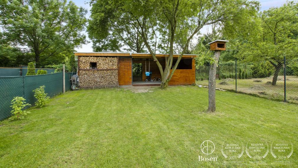 BOSEN | PREDANÉ Novostavba 3 izbová chata v obci Častá, 404m2