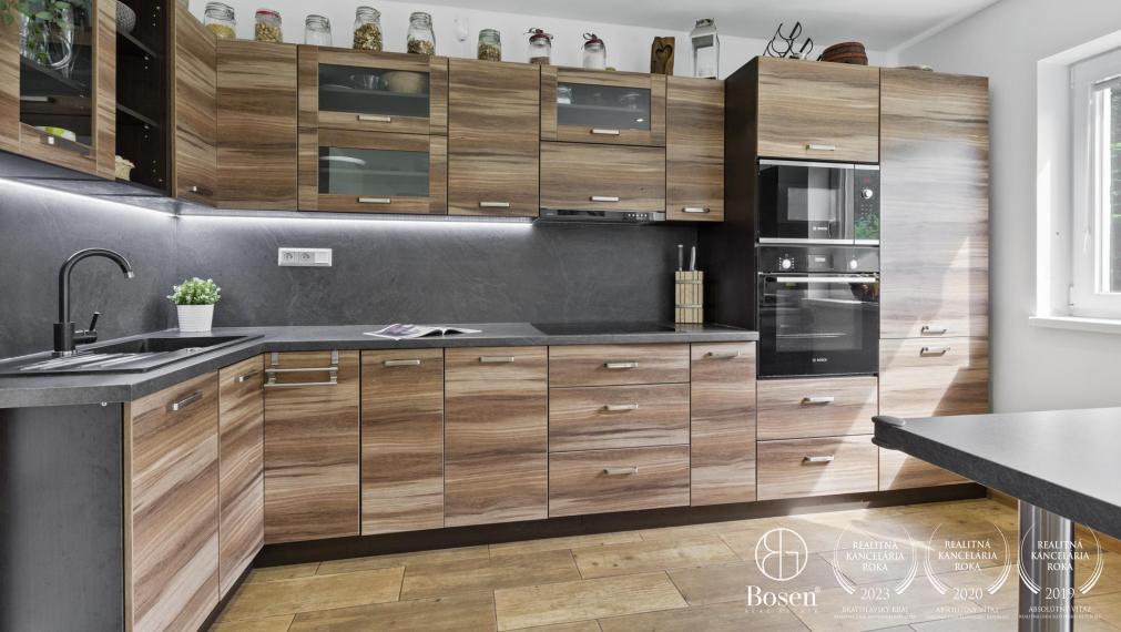 BOSEN | PREDANÉ Novostavba 3 izbová chata v obci Častá, 404m2