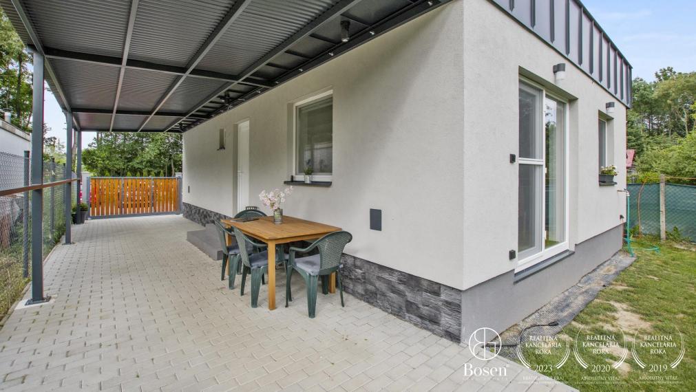 BOSEN | PREDANÉ Novostavba 3 izbová chata v obci Častá, 404m2