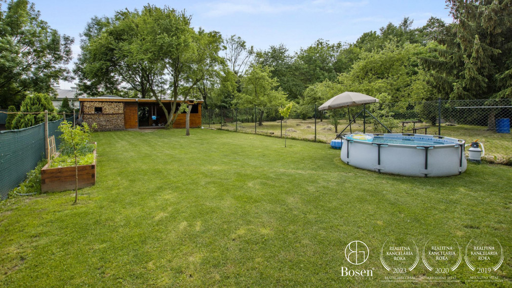 BOSEN | PREDANÉ Novostavba 3 izbová chata v obci Častá, 404m2