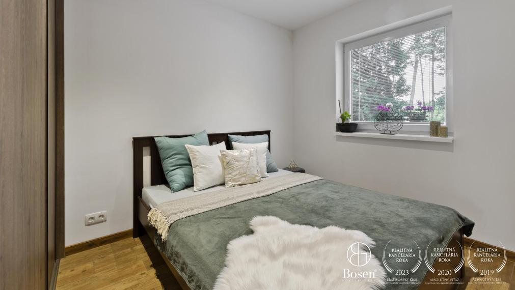 BOSEN | PREDANÉ Novostavba 3 izbová chata v obci Častá, 404m2