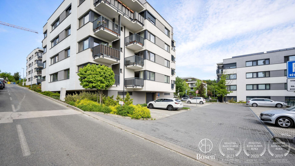 BOSEN | Veľkometrážny 3 izbový byt s terasou a zimnou záhradou, Martina Granca - Dúbravka, 305m2