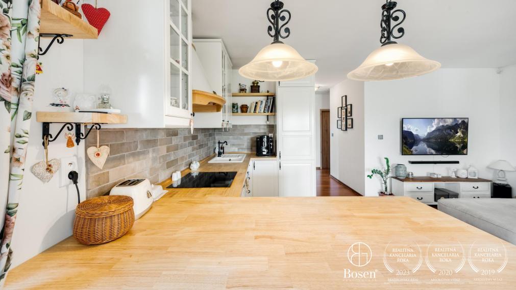 REZERVOVANÝ!Čiastočne zariadený 3izb rodinný dom so záhradou