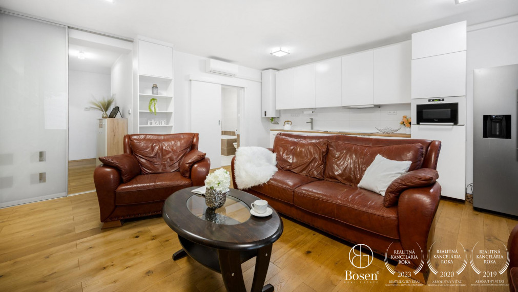 BOSEN | Priestranný 3 izbový byt v tichej lokalite m.č. Ružinov - Trnávka, ulica Banšelova, 82 m2