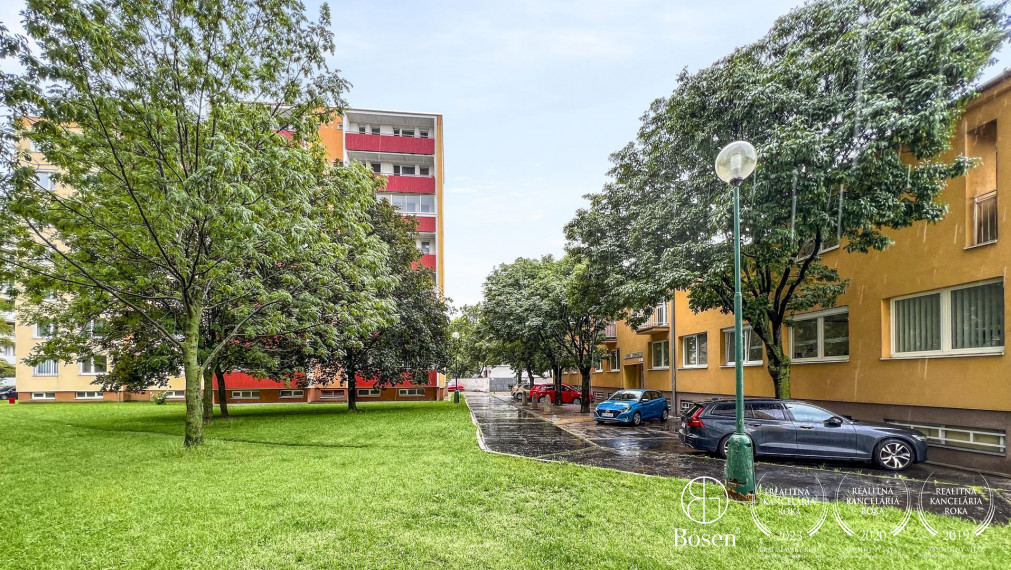 BOSEN | Priestranný 3 izbový byt v tichej lokalite m.č. Ružinov - Trnávka, ulica Banšelova, 82 m2