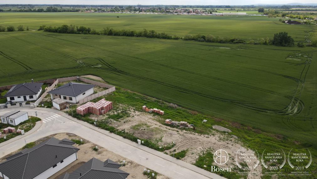 BOSEN |Pozemok  v Senci - Južná Brána