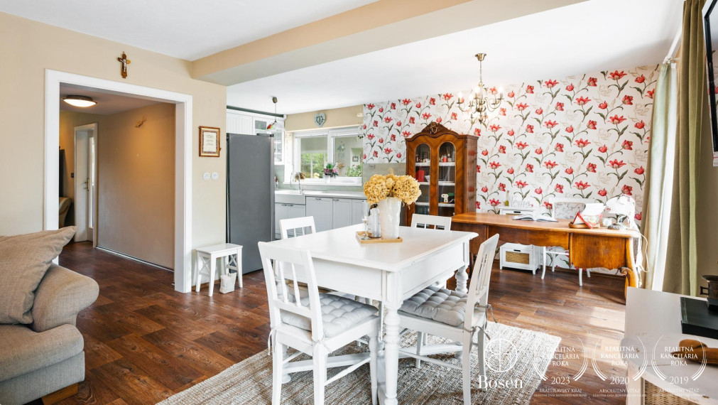 BOSEN | Rodinný dom s bazénom a garážou v tichej lokalite, Bohdanovce nad Trnavou