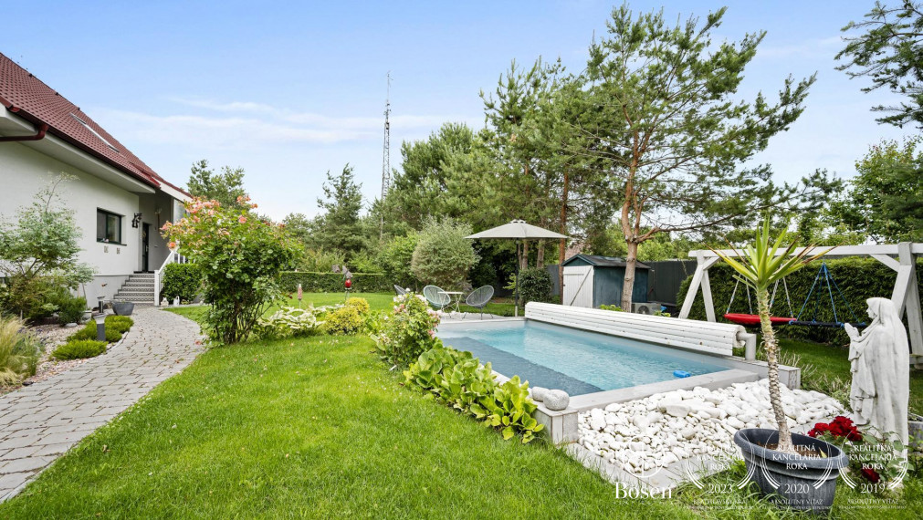 BOSEN | Rodinný dom s bazénom a garážou v tichej lokalite, Bohdanovce nad Trnavou