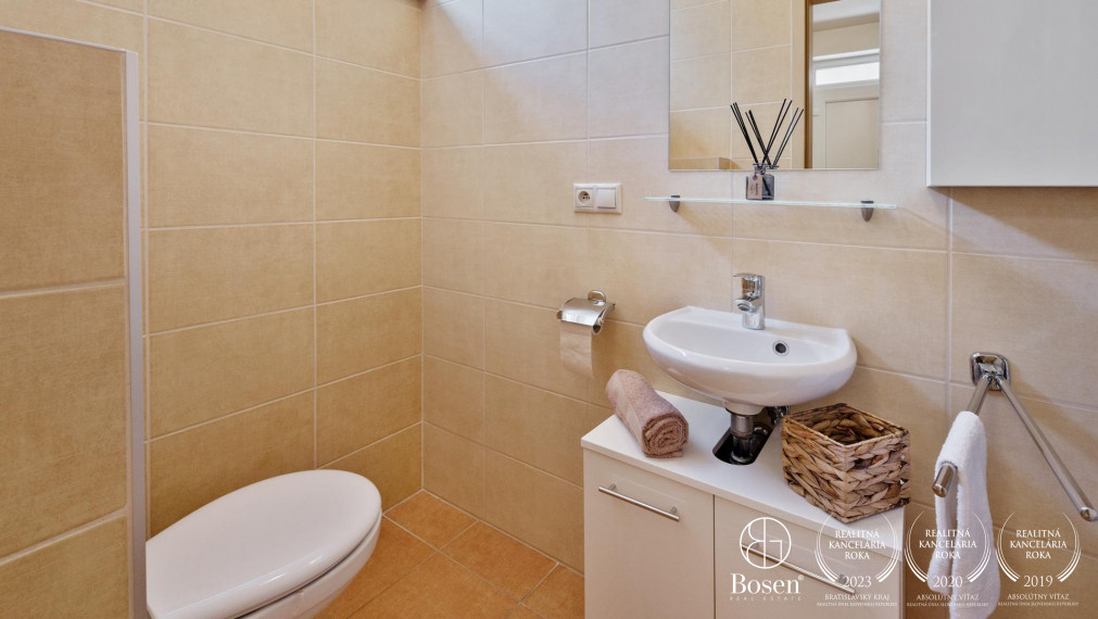 BOSEN | PREDANÉ | 4 izbový rodinný dom, Čierna Voda - Chorvátsky Grob, 692m2