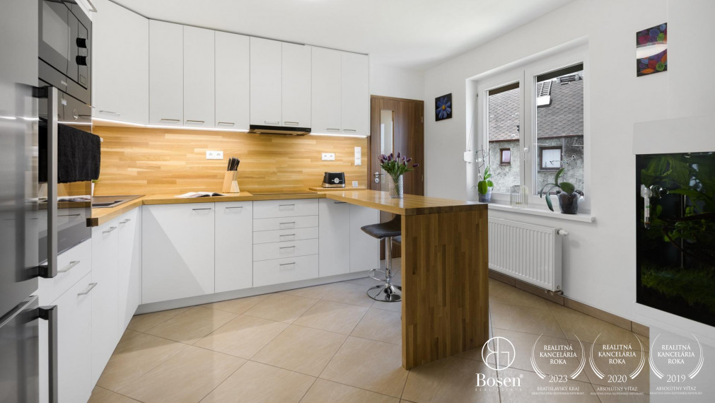 BOSEN | Predaj Rodinného domu so záhradou a garážou, Ružinov-Trnávka, Bratislava, 300 m2