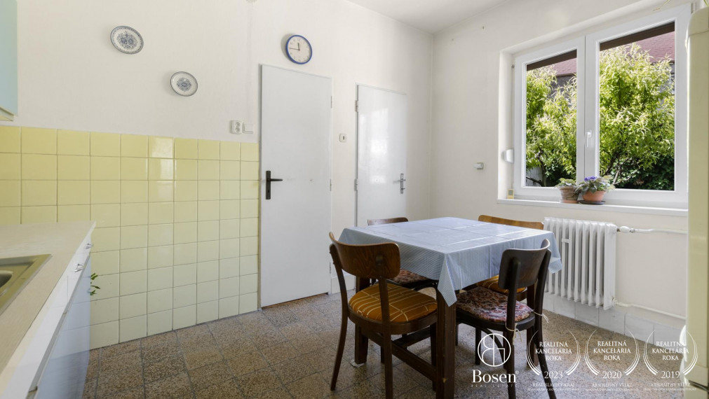 BOSEN | Predaj Rodinného domu so záhradou a garážou, Ružinov-Trnávka, Bratislava, 300 m2