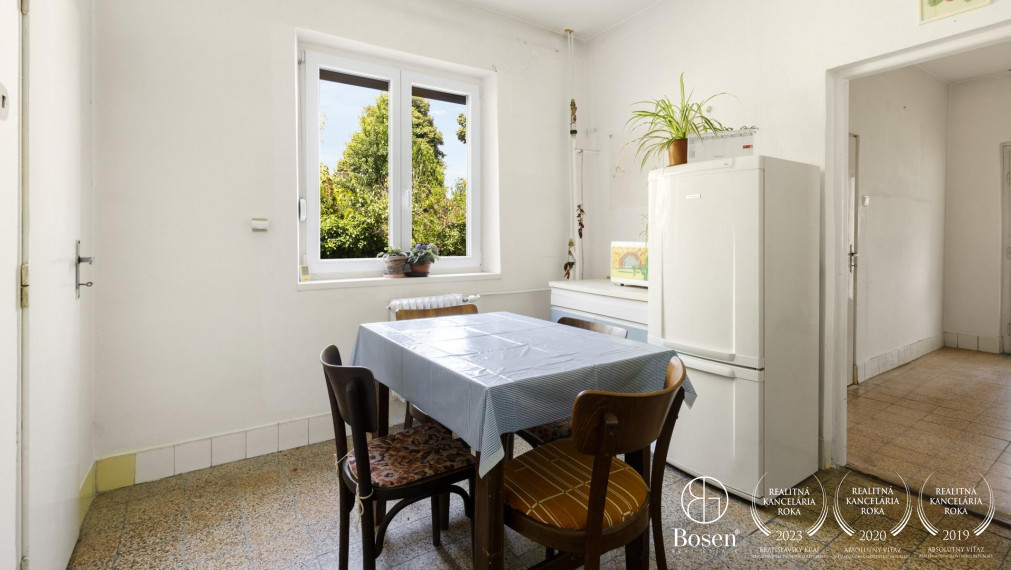 BOSEN | Predaj Rodinného domu so záhradou a garážou, Ružinov-Trnávka, Bratislava, 300 m2