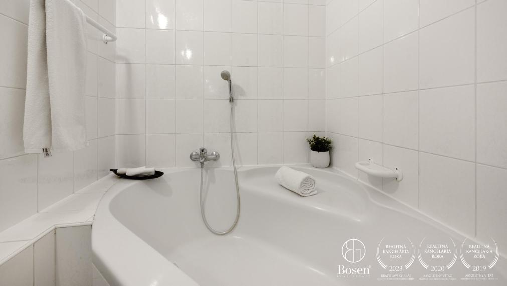 REZERVOVANÝ | Zariadený praktický 1.izbový byt, Rača, Žarnovická, 42 m2