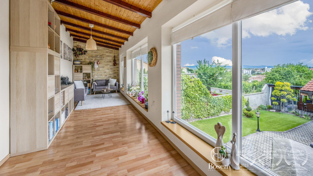 BOSEN | Slnečný 4 izbový rodinný dom s 2 zimnými záhradami, Šenkvice, 800m2