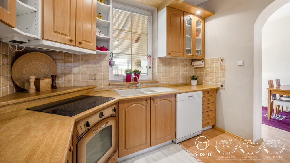 BOSEN | Slnečný 4 izbový rodinný dom s 2 zimnými záhradami, Šenkvice, 800m2