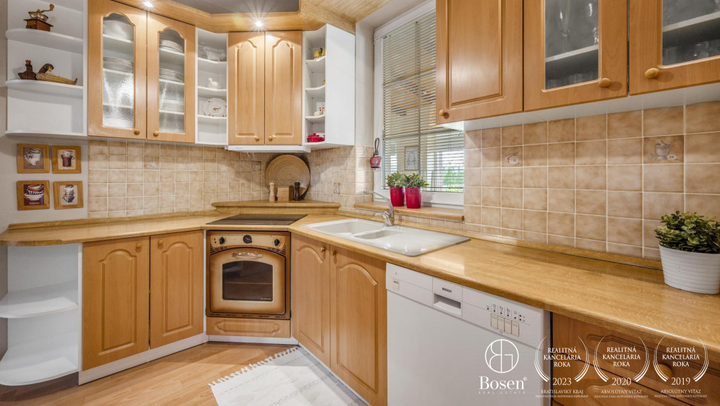 BOSEN | Slnečný 4 izbový rodinný dom s 2 zimnými záhradami, Šenkvice, 800m2