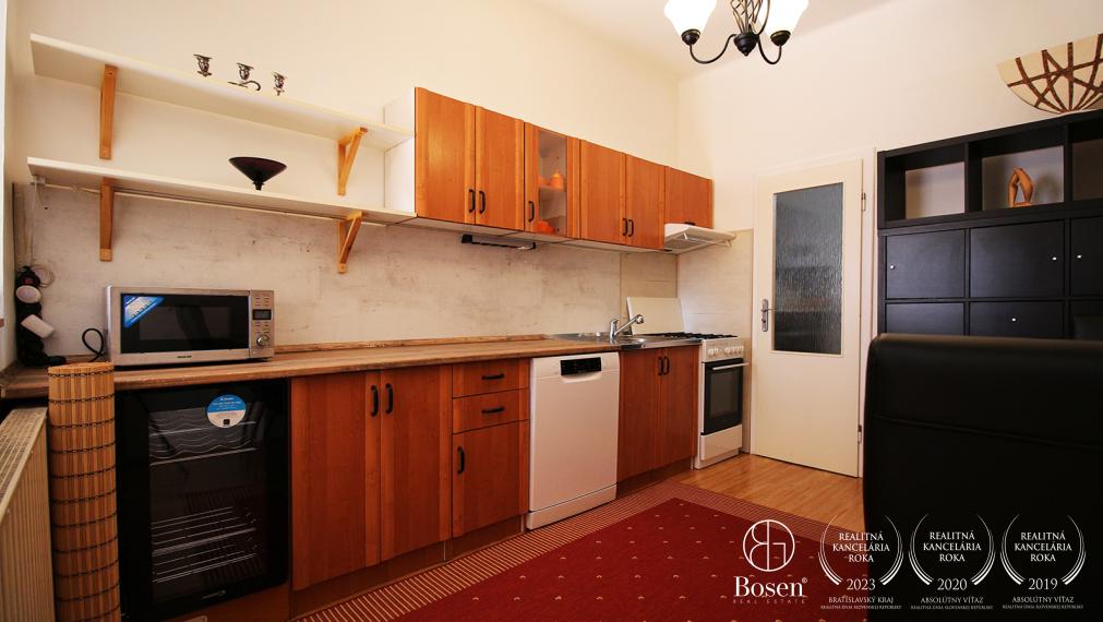 BOSEN | 2 izbový byt v rodinnom dome na prenájom, Veľký Biel