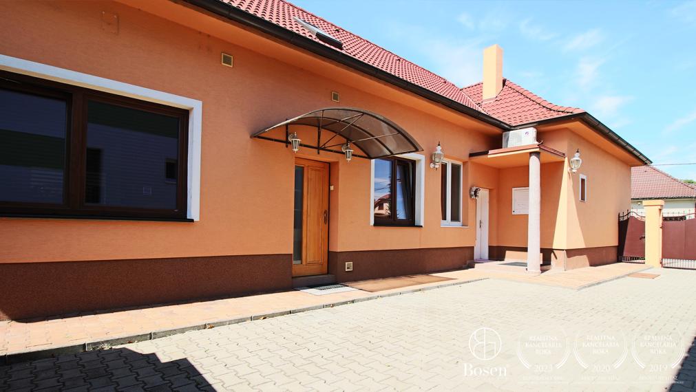 BOSEN | 2 izbový byt v rodinnom dome na prenájom, Veľký Biel