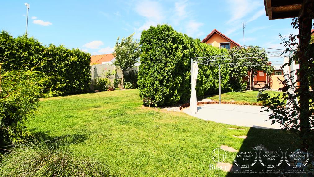 BOSEN | 2 izbový byt v rodinnom dome na prenájom, Veľký Biel