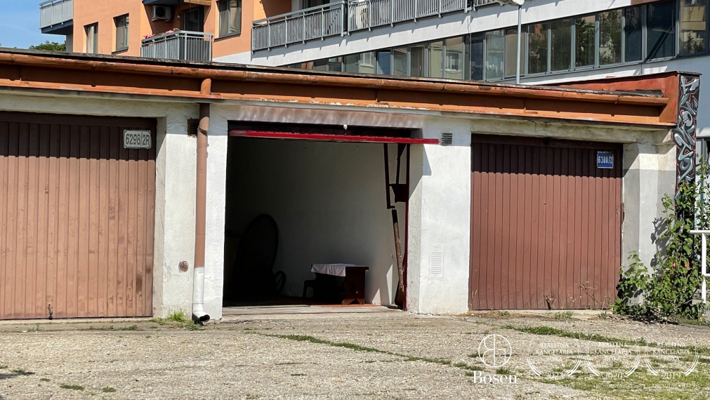 PREDANÉ | BOSEN | Garáž na Čmelíkovej ulici, Bratislava-Ružinov