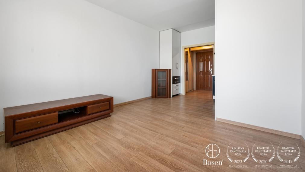 BOSEN | Slnečný 4.izb.byt s loggiou a pivnicou, Ružinov, Babušková, 80 m2