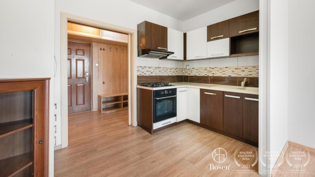 BOSEN | Slnečný 4.izb.byt s loggiou a pivnicou, Ružinov, Babušková, 80 m2