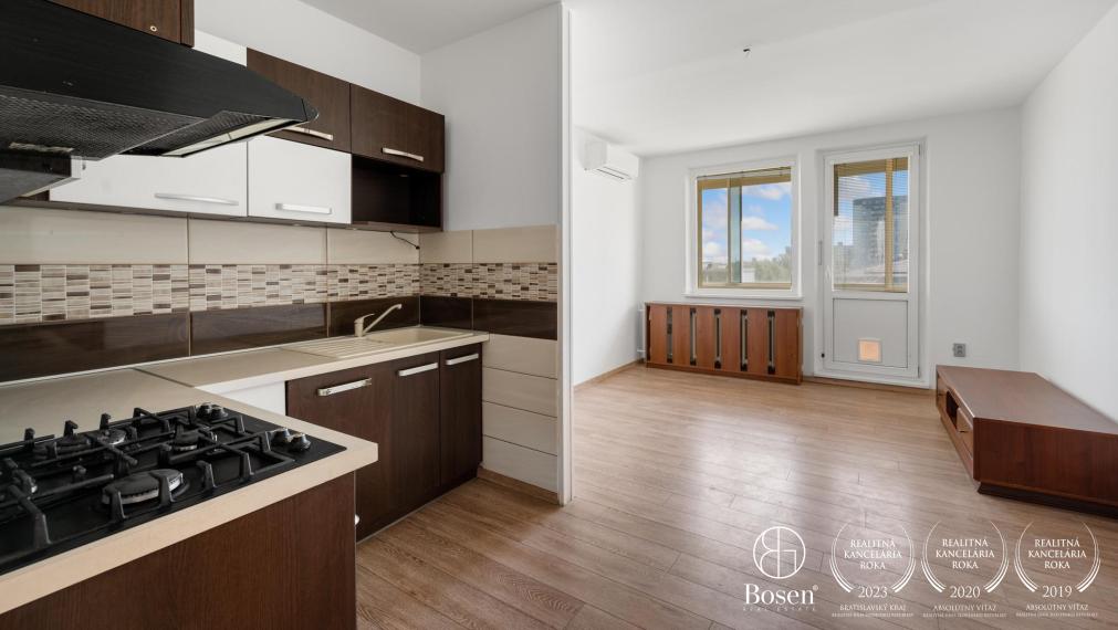 BOSEN | Slnečný 4.izb.byt s loggiou a pivnicou, Ružinov, Babušková, 80 m2