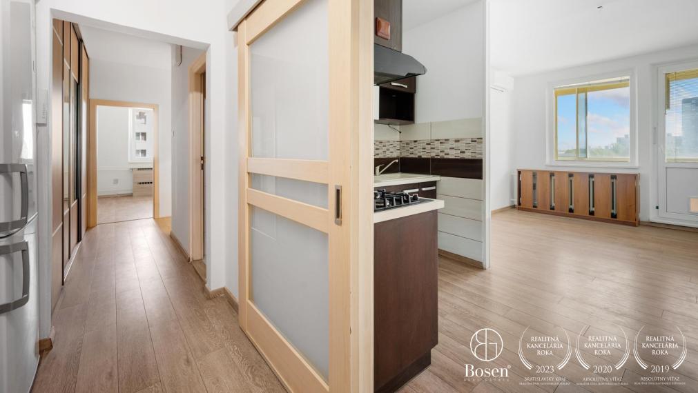 BOSEN | Slnečný 4.izb.byt s loggiou a pivnicou, Ružinov, Babušková, 80 m2